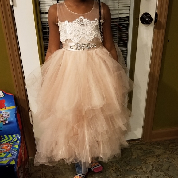 Beautiful flower girl dress - Picture 3 of 4